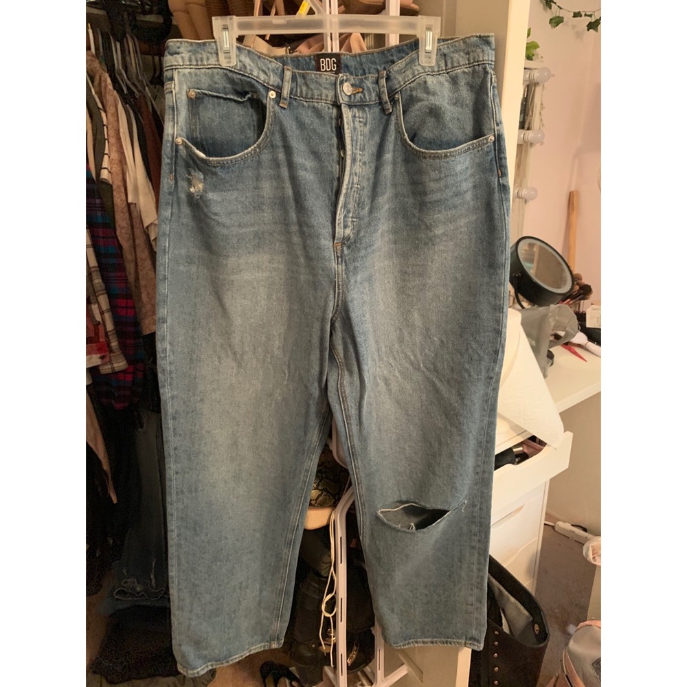 Straight leg, baggy jeans